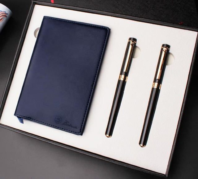 Combo sổ tay và bút ký - quà tặng thiết thực dành tặng sếp