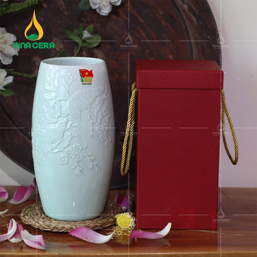 Bình Hoa Kỷ Niệm Thành Lập Quân Đội