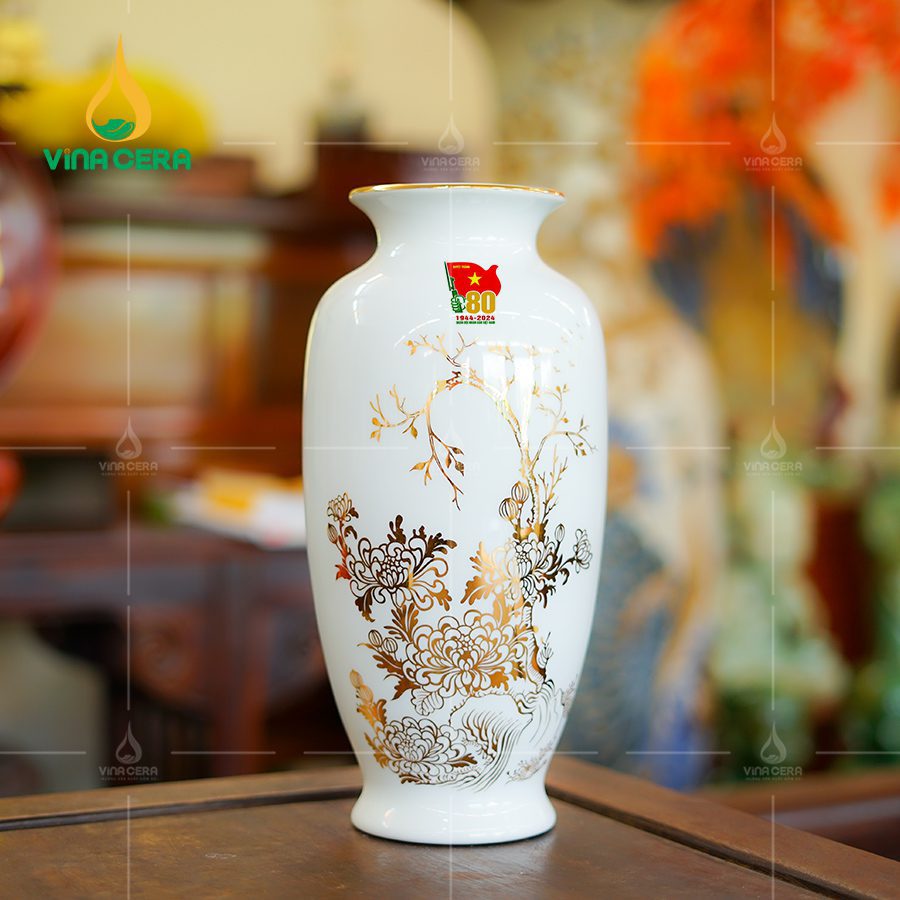 Bình Hoa Kỷ Niệm Thành Lập Quân Đội