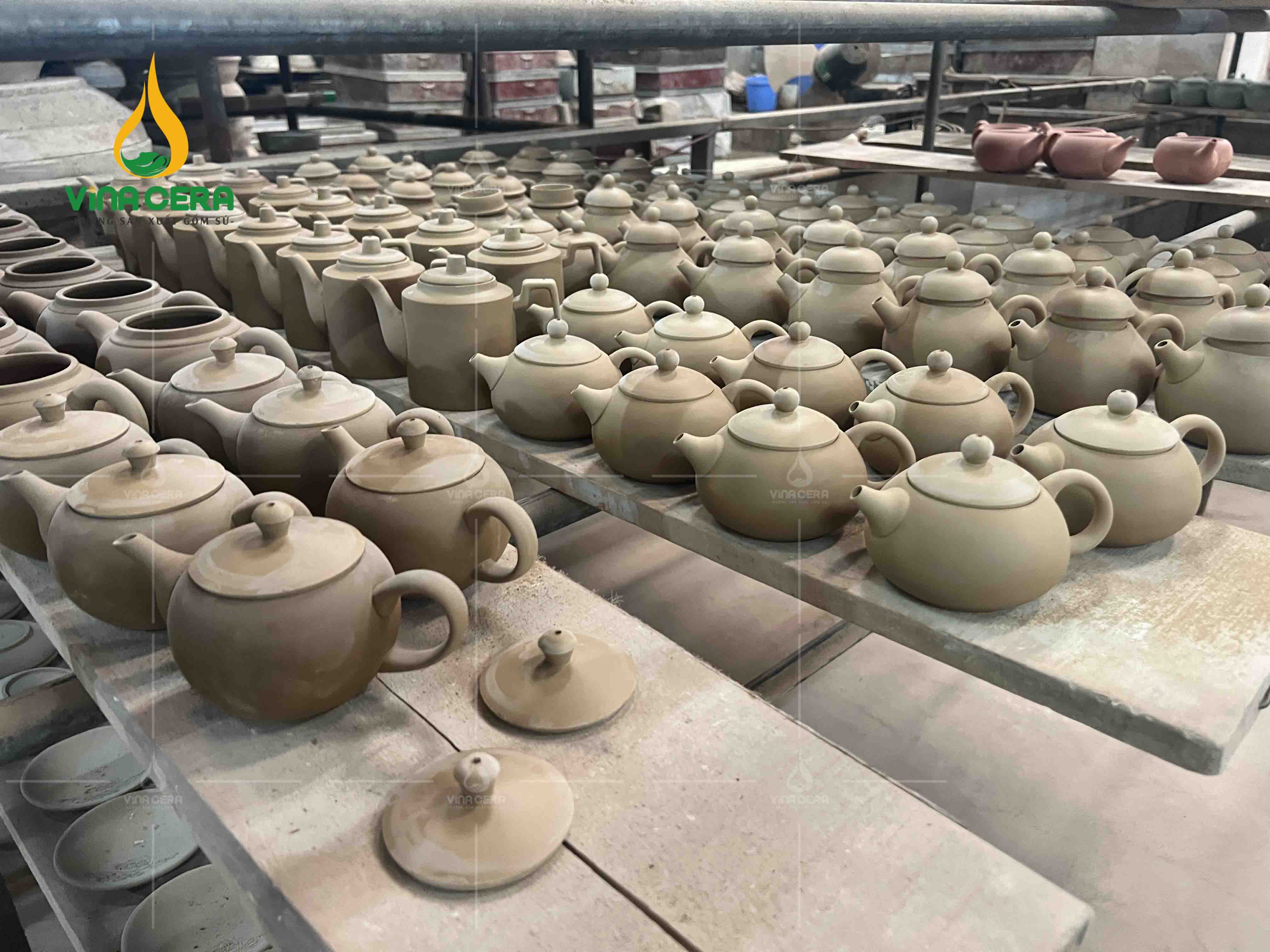 Xưởng sản ấm chén Bát Tràng