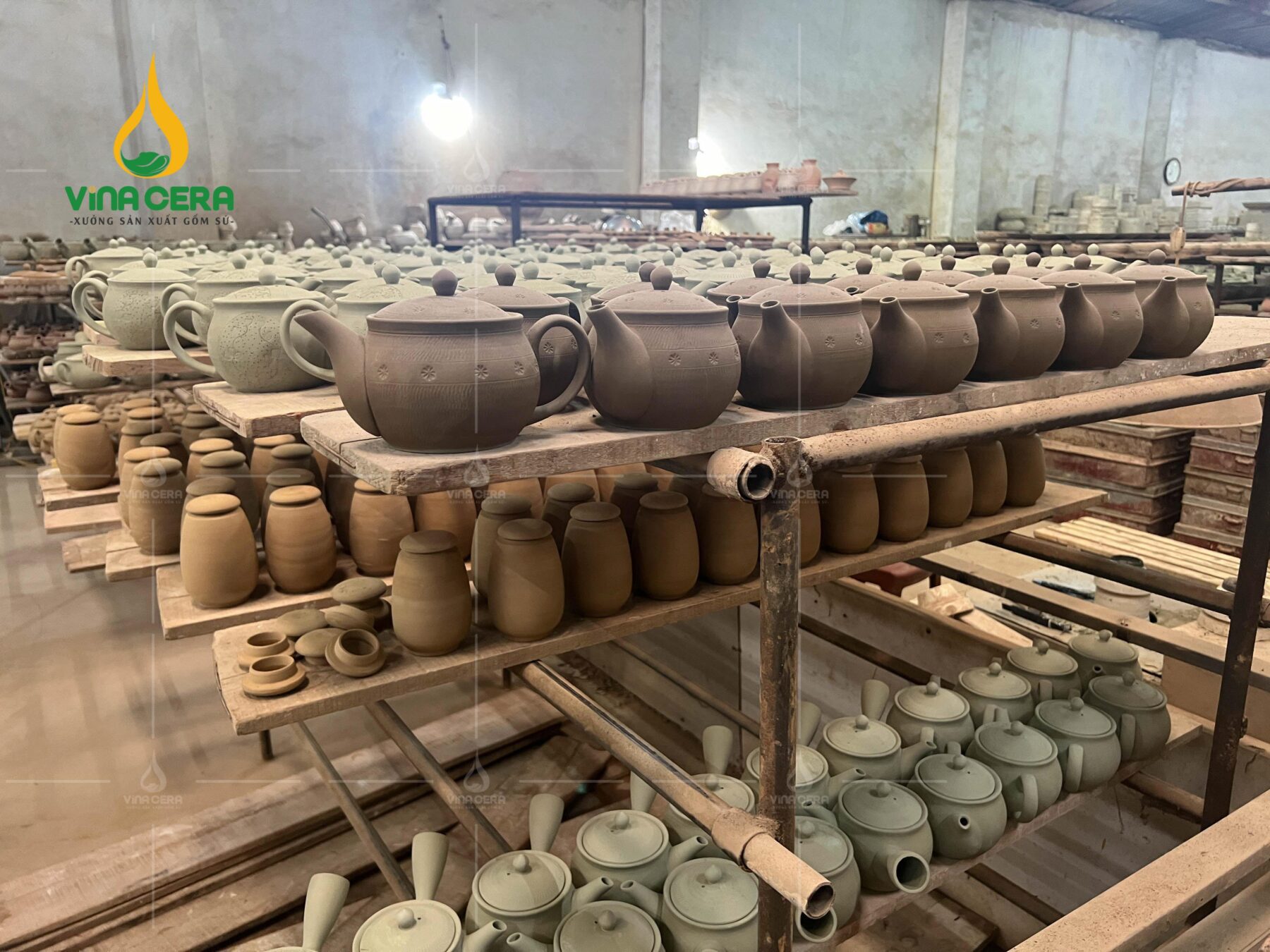 Xưởng sản ấm chén Bát Tràng