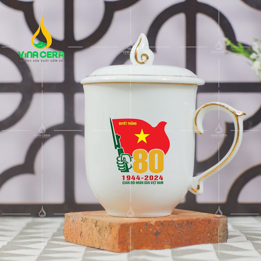 Ly sứ quà tặng kỷ niệm thành lập quân đội Nhân Dân Việt Nam