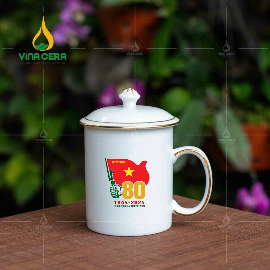 Ly sứ quà tặng kỷ niệm thành lập quân đội Nhân Dân Việt Nam