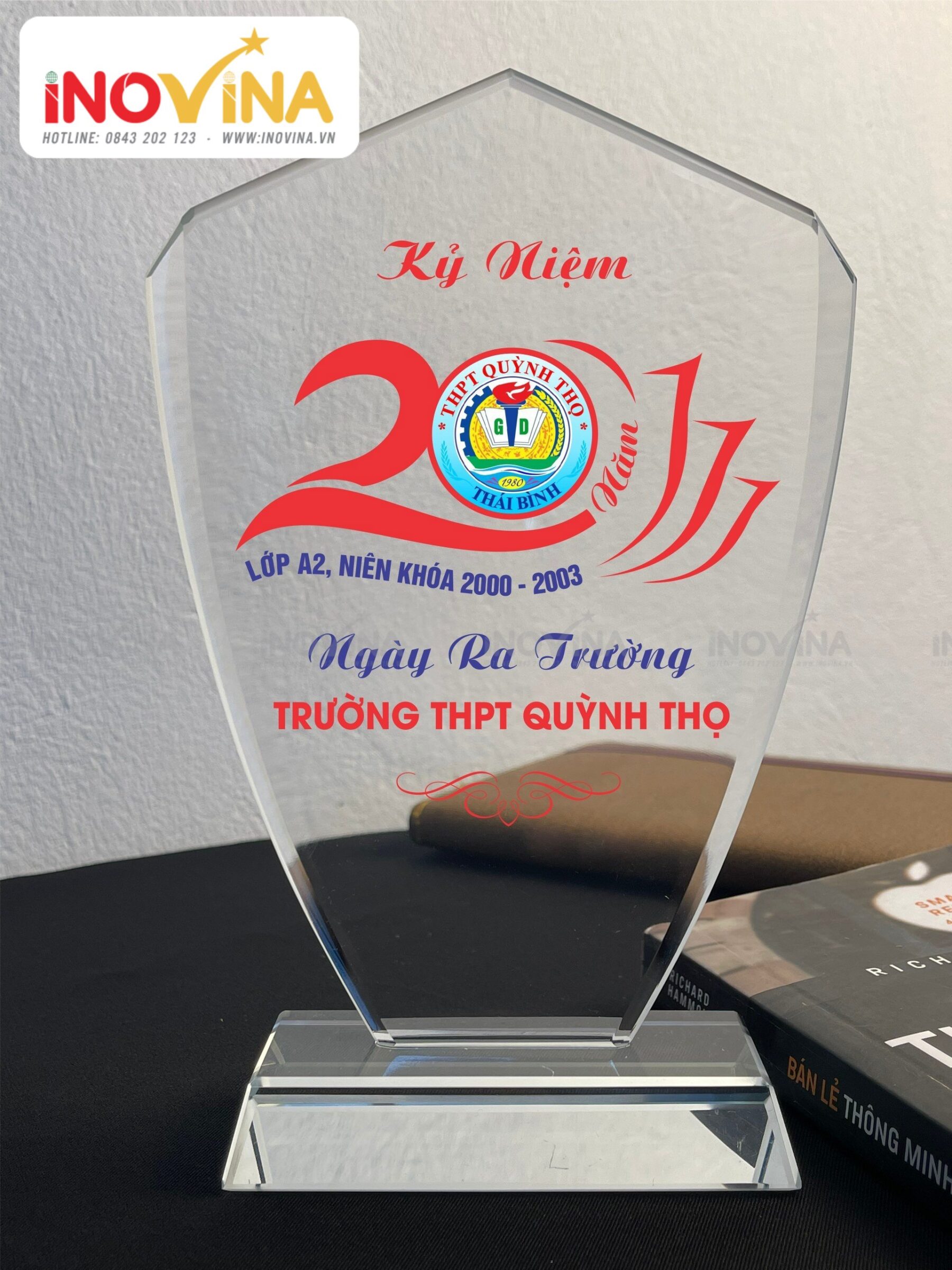 Biểu trưng thủy tinh in logo theo yêu cầu