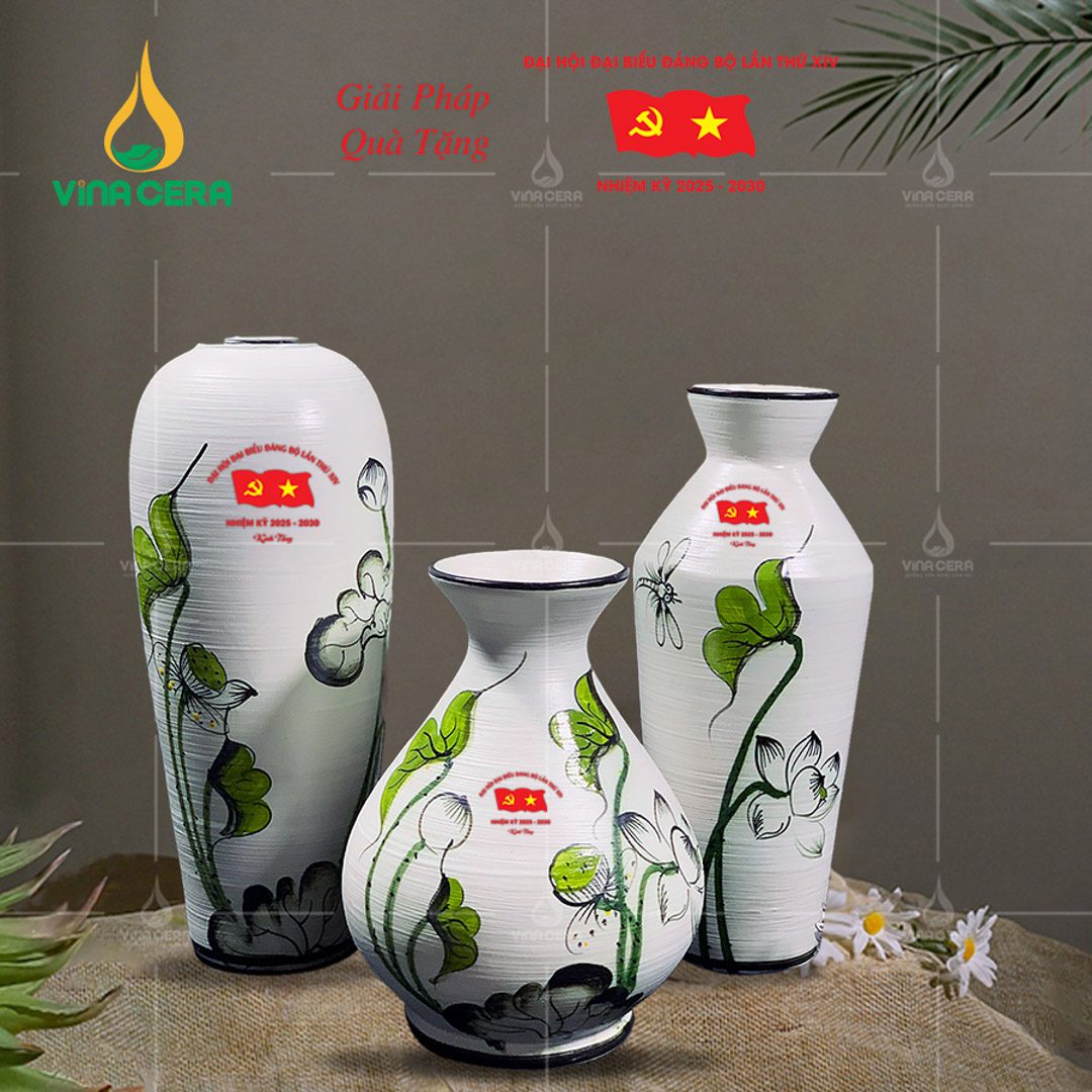 Bình hoa in logo Đại hội Đảng