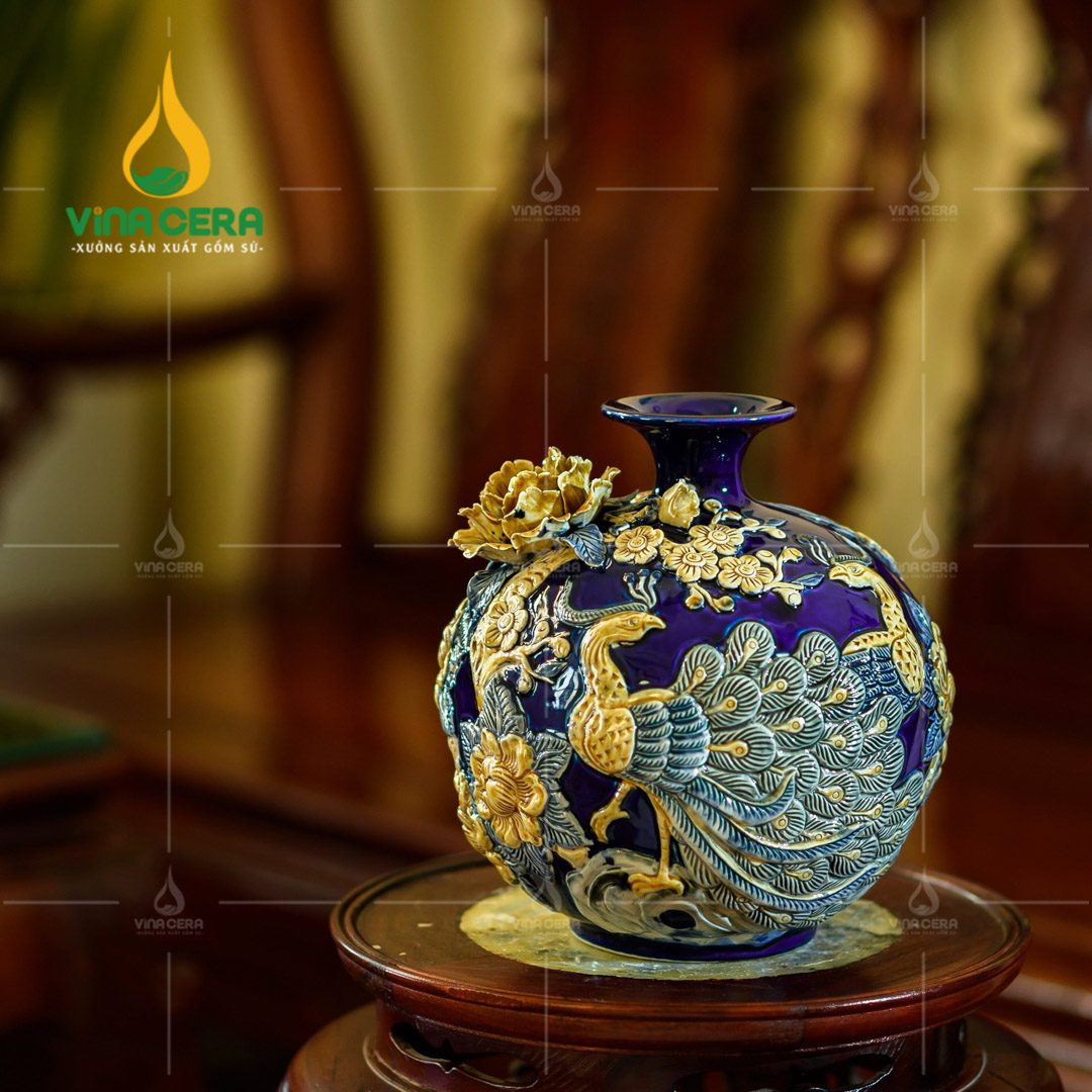 Bình hút lộc đắp nổi Công đào