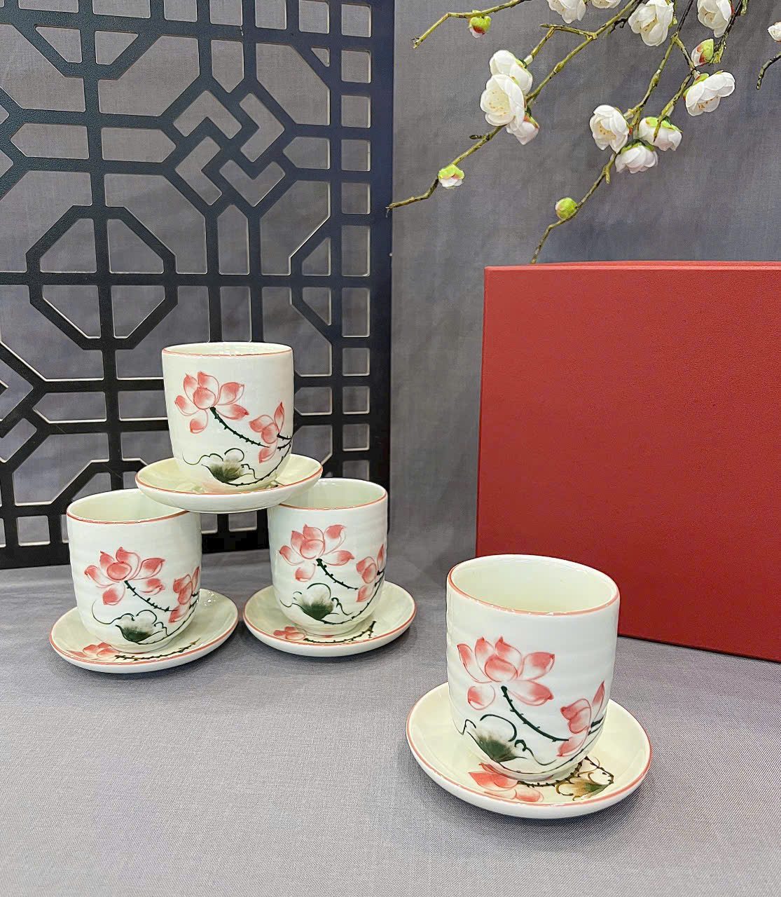 Bộ 6 cốc sứ hoa văn vẽ tay - ly sứ quà tặng