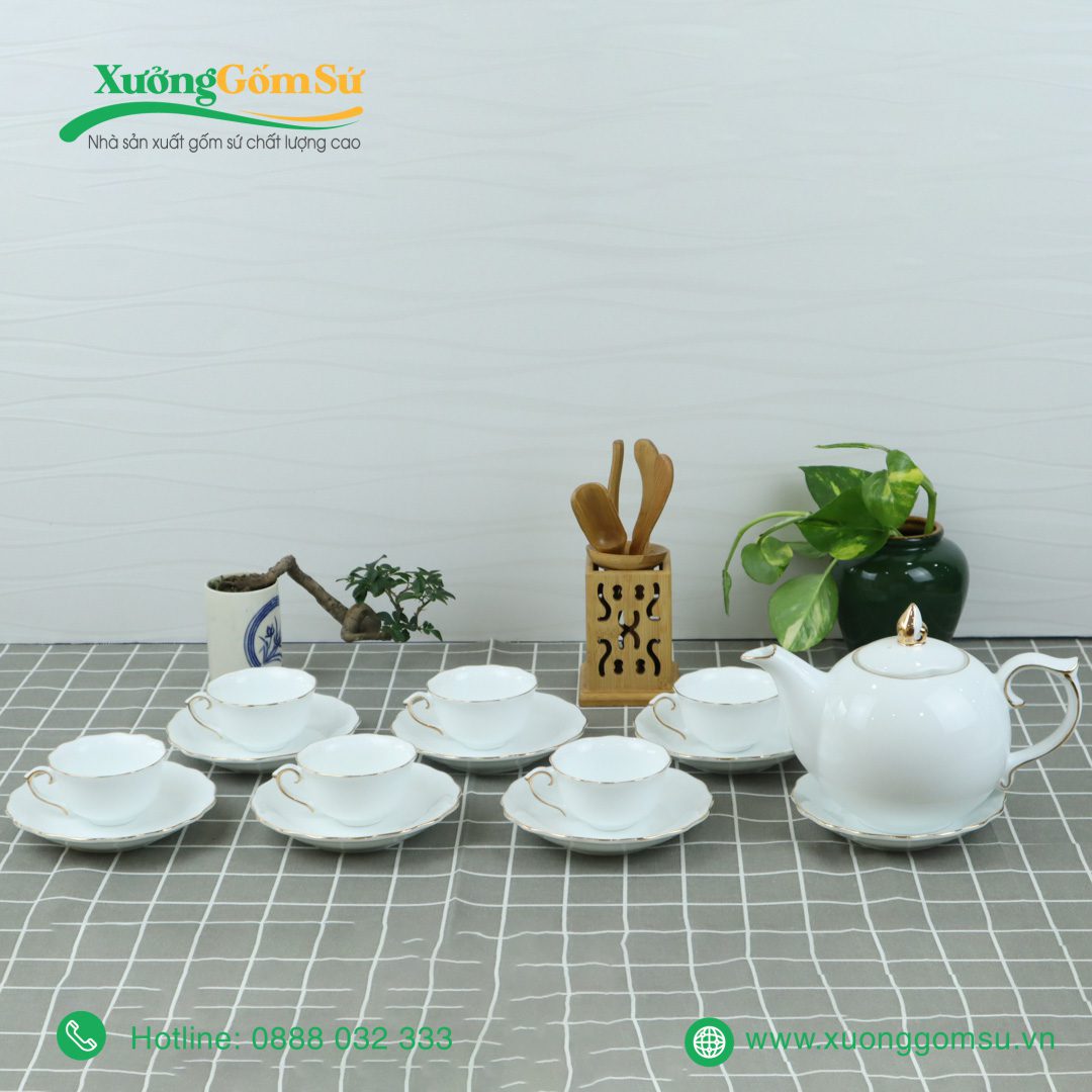 Bộ Ấm Chén Dáng Mẫu Đơn Viền Vàng Kim
