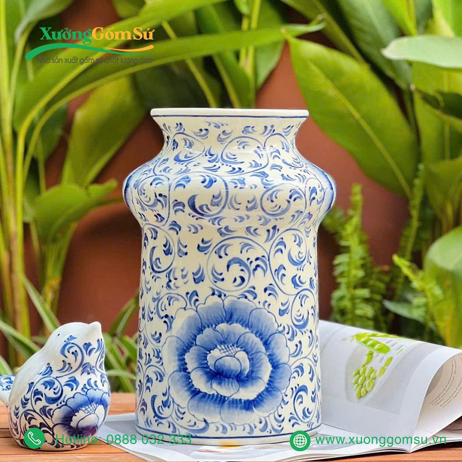 Lọ hoa Bát Tràng men lam vẽ tay hoa dây