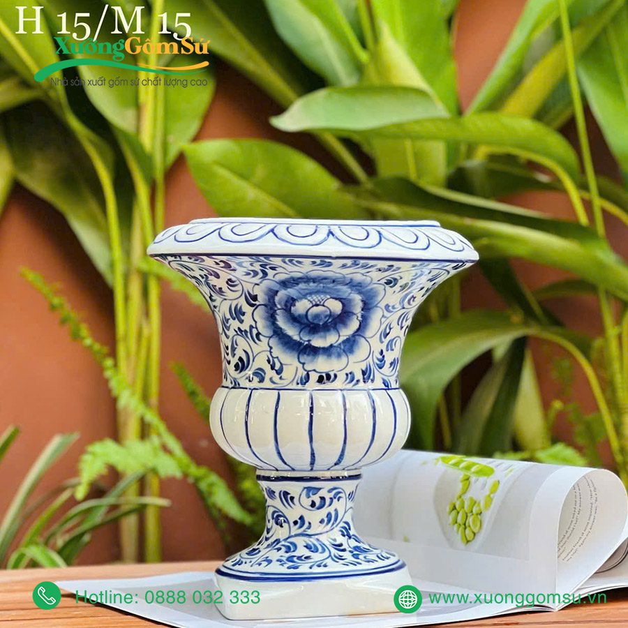 Lọ hoa Bát Tràng men lam vẽ tay hoa dây