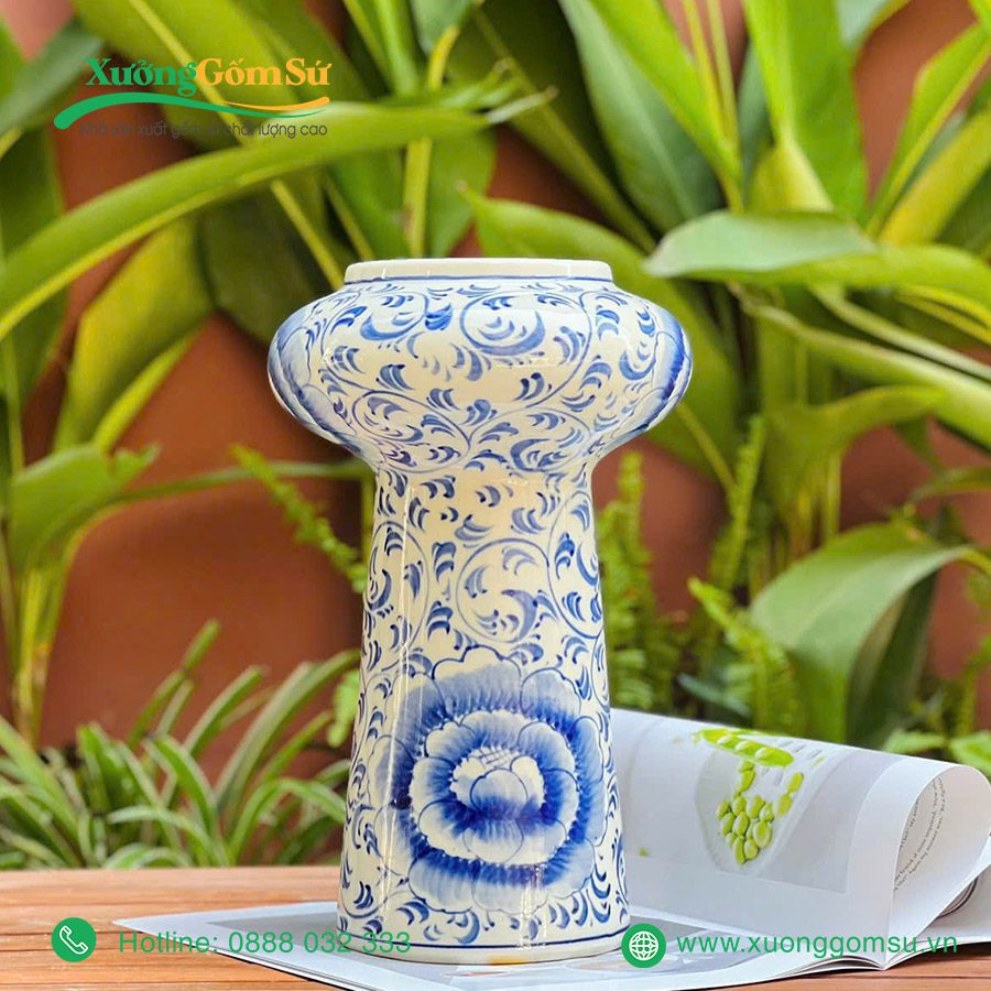 Lọ hoa Bát Tràng men lam vẽ tay hoa dây