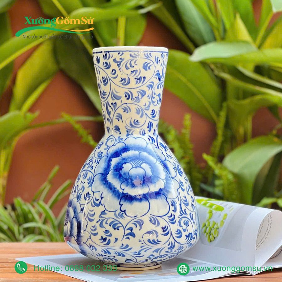 Lọ hoa Bát Tràng men lam vẽ tay hoa dây