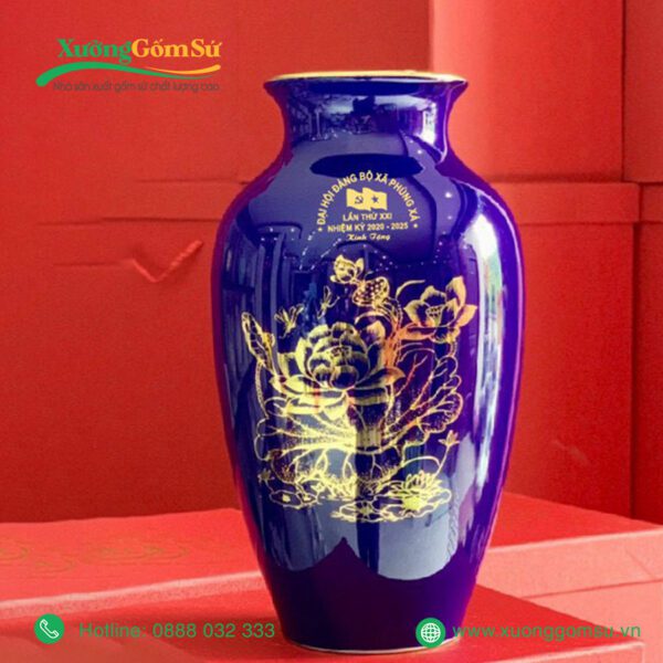 Lọ hoa men màu họa tiết hoa sen in logo Đại hội
