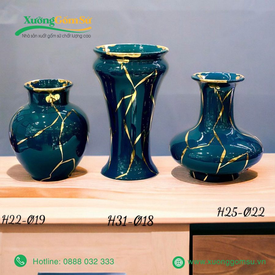 Lọ hoa men ngọc lục bảo vẽ vàng