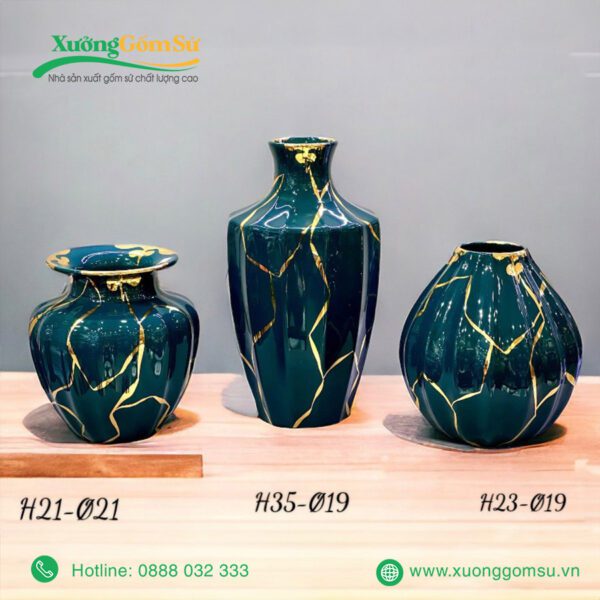 Lọ hoa men ngọc lục bảo vẽ vàng