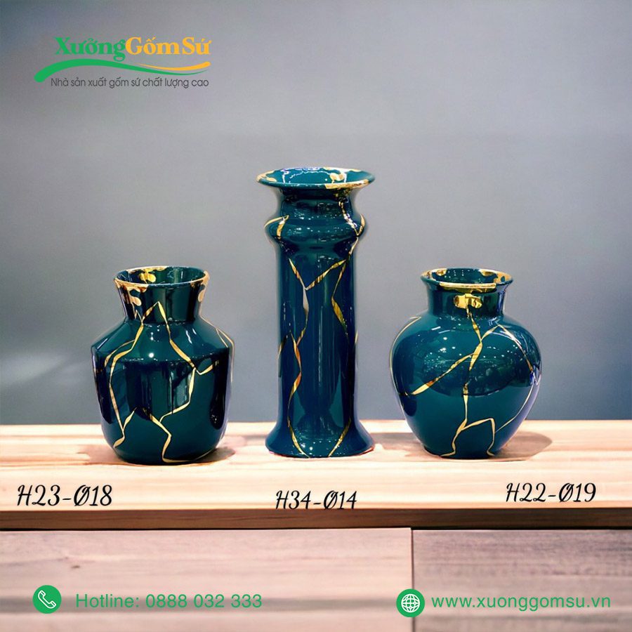 Lọ hoa men ngọc lục bảo vẽ vàng