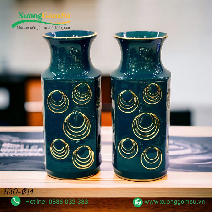 Lọ hoa men ngọc lục bảo vẽ vàng