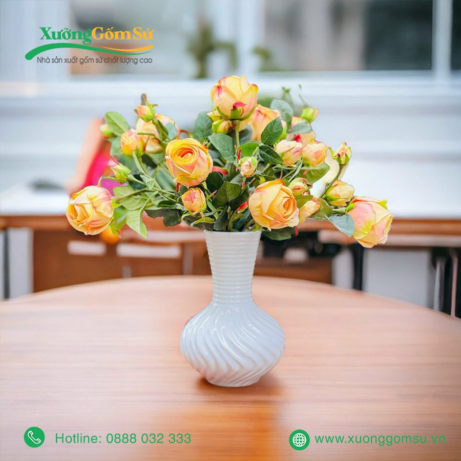 lọ hoa sứ trắng Bát Tràng (1)