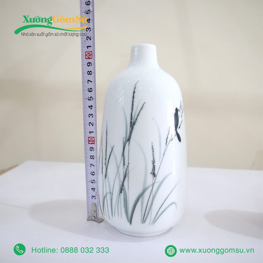 Lọ hoa trang trí men trắng vẽ thiên nhiên