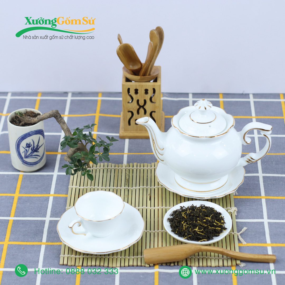 Bộ ấm chén đài các chỉ vàng Bát Tràng