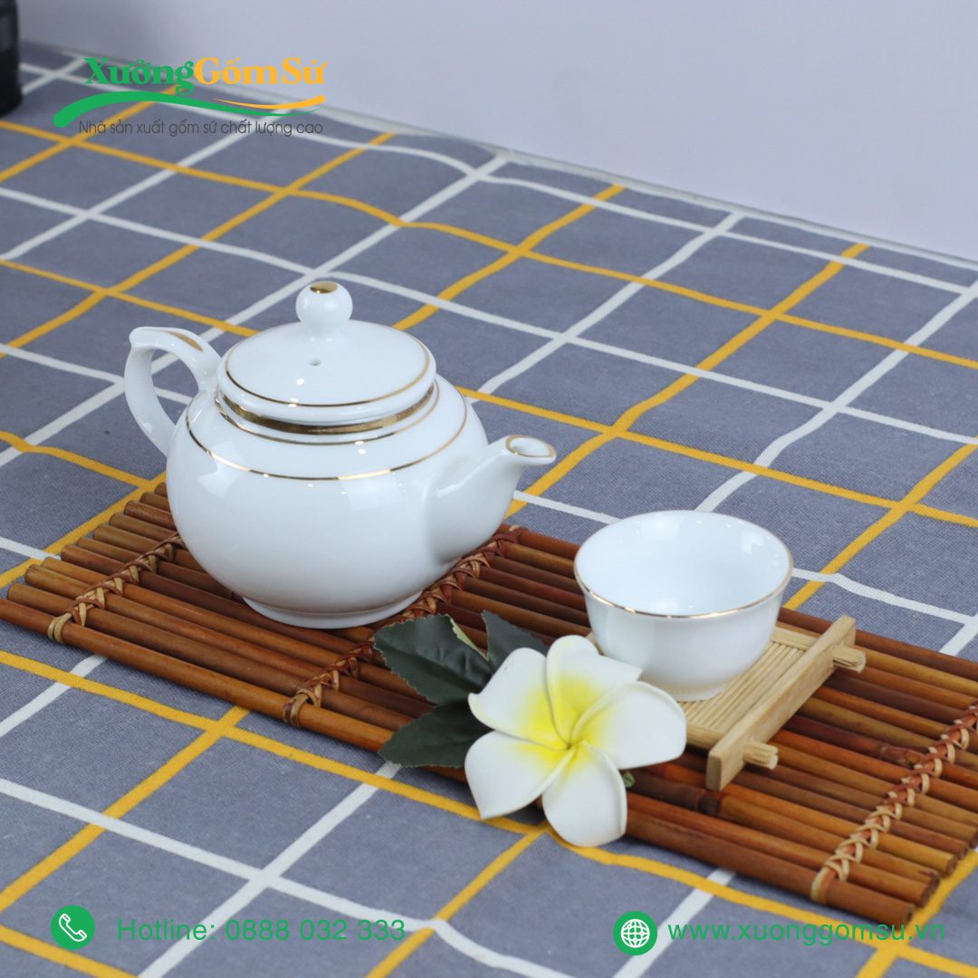 Bộ ấm chén dáng quả hồng kẻ chỉ