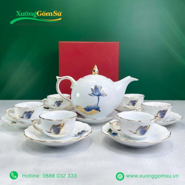 Bộ ấm chén mẫu đơn vẽ sen xanh